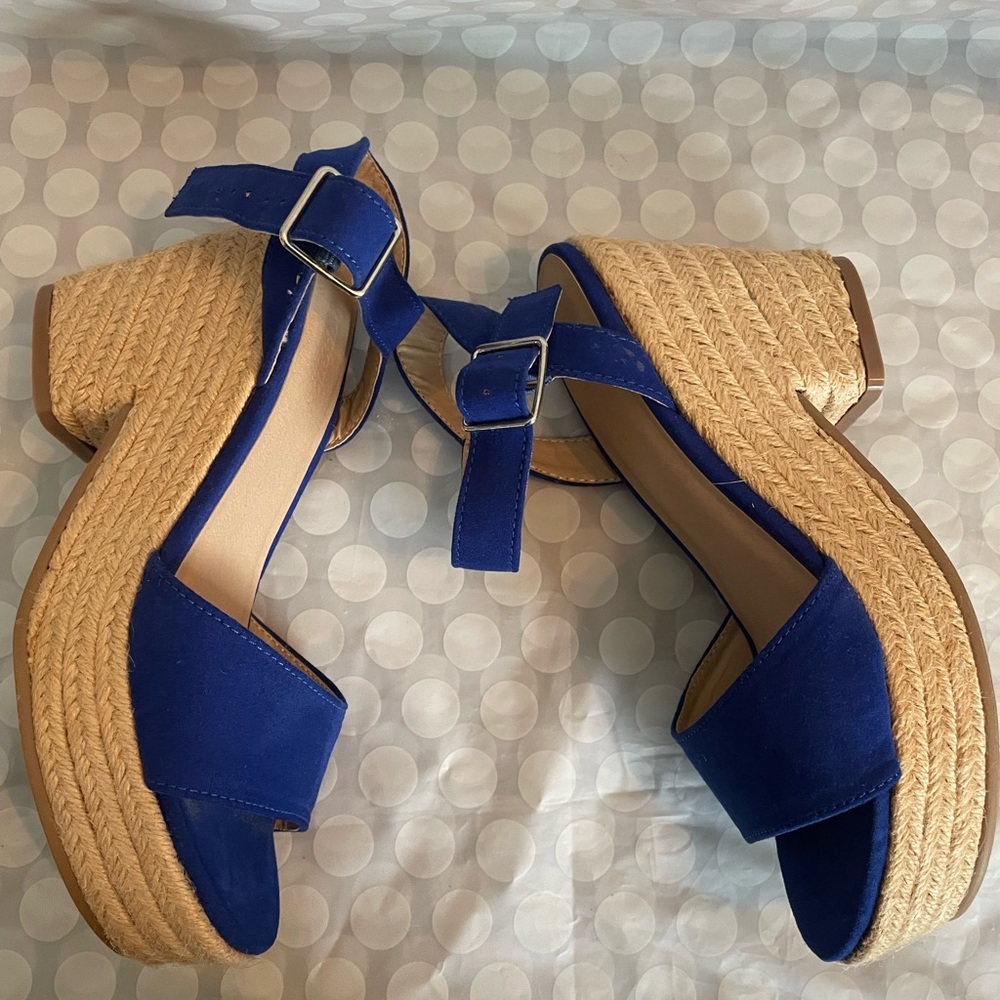 NWOT! MOVING SALE! Beautiful Charlotte Russe blue strappy heel sandals
